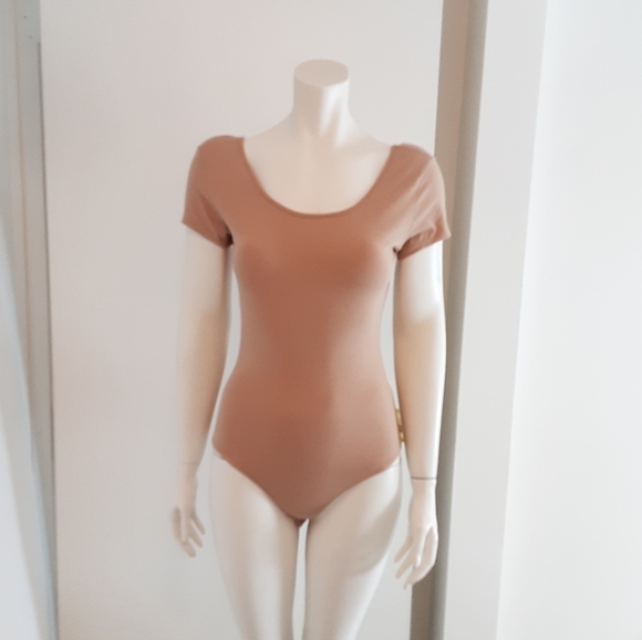 Bodysuit cotton spandex stretch tan one piece short sleeve New - Picture 1 of 10
